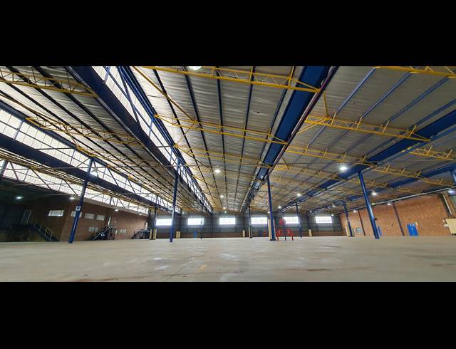4,616M² WAREHOUSE TO LET IN CLAYVILLE